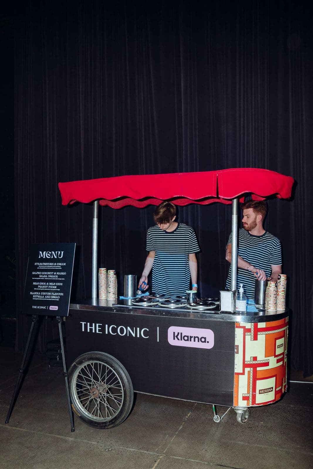 Cart No.2 with a black panel for The Iconic and Klarna