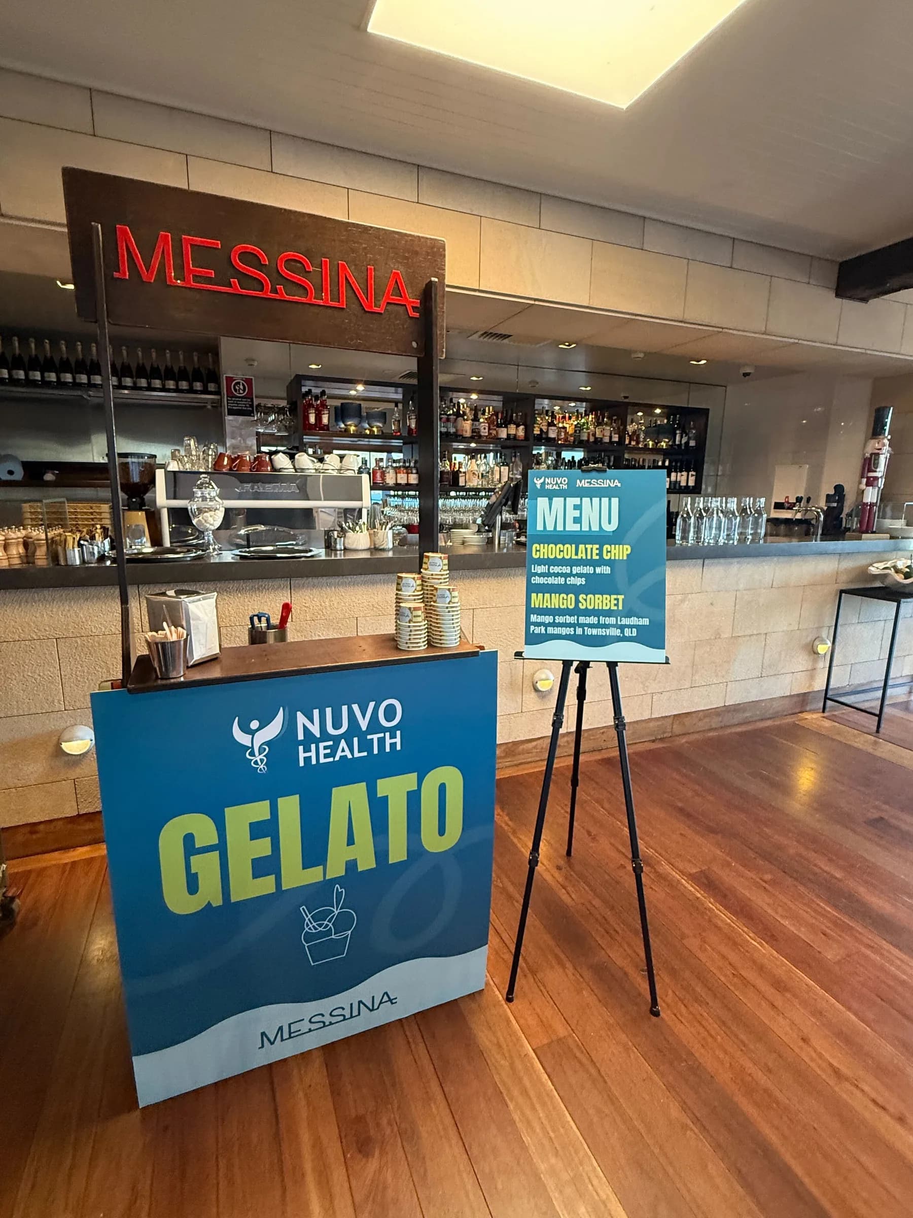Small gelato stand — photo 3 of 5